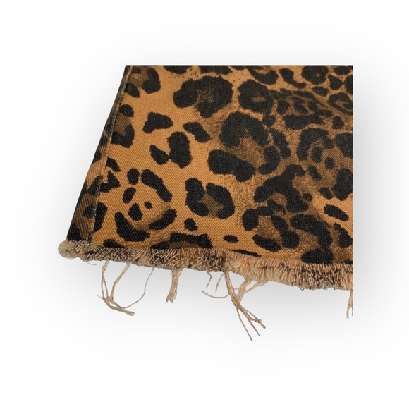 new Etiquette Boutique ☀︎︎ Denim Mini Skirt ☀︎︎ Wild Leopard Print ☀︎︎ Raw Hem - Picture 8 of 16